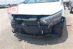 نيسان فيرسا